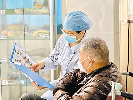 “护”是从“心”出发